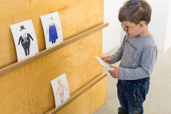 SMALL WORLDS - PUPPET AND SET DESIGNS BY BOTÁR EDIT