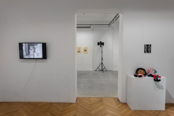 SMALL WORLDS - PUPPET AND SET DESIGNS BY BOTÁR EDIT