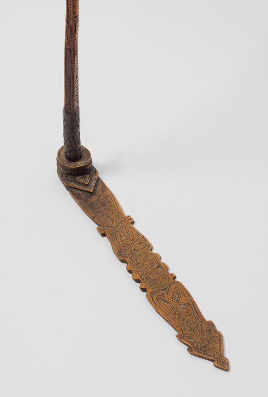Distaff, Deja?, with M : L : 1923 inscription, 1923